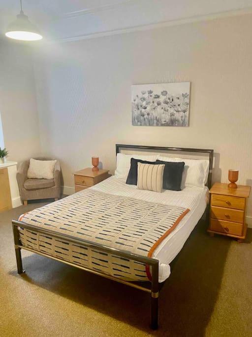 Bright 2 Bedroom Apartment Near Seafront Central Penzance Exteriör bild