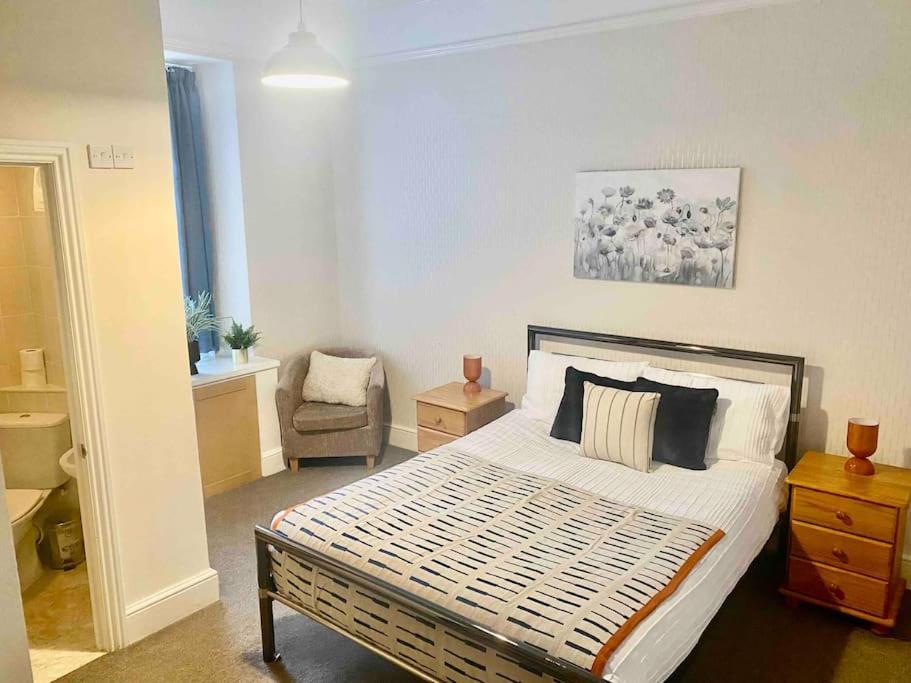 Bright 2 Bedroom Apartment Near Seafront Central Penzance Exteriör bild